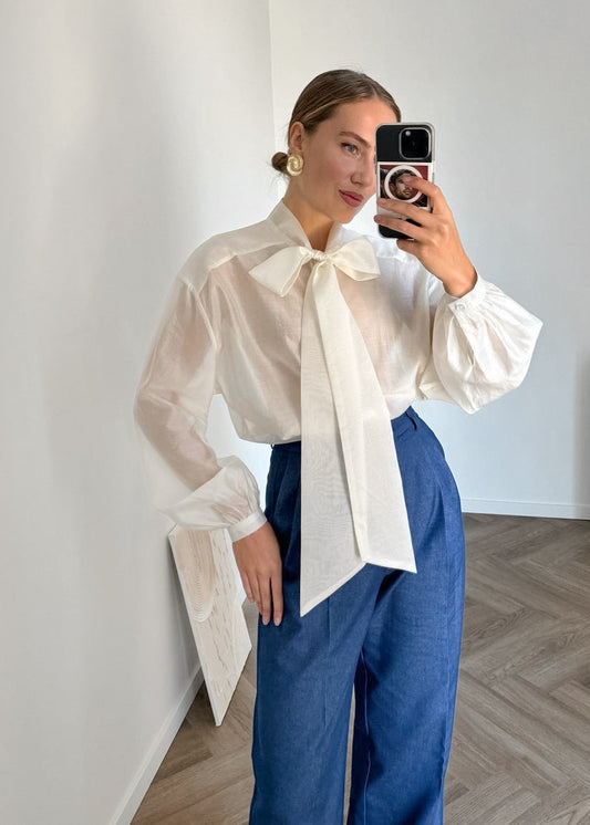 Women's Long Sleeve Shirt with Bow Design, Commute Style
